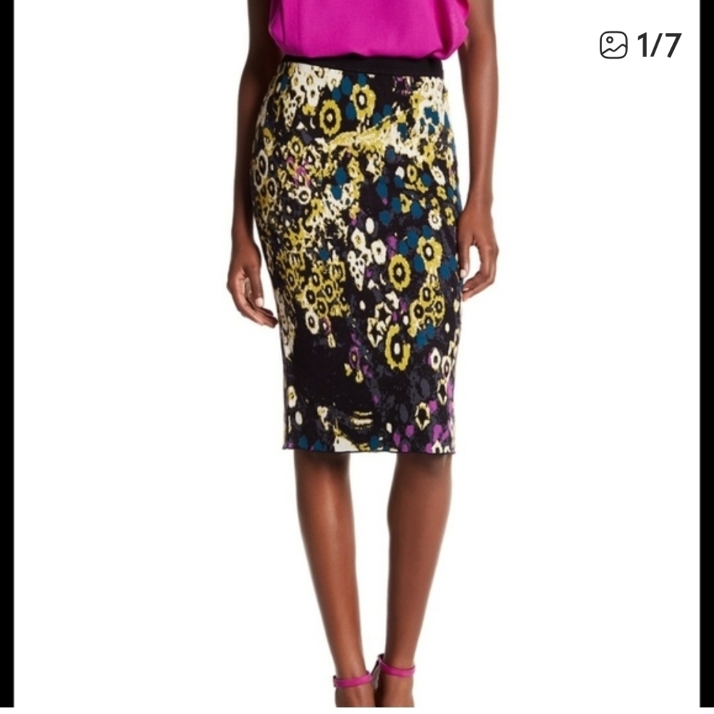 RACHEL Rachel Roy Yellow Floral On Black Knit Pencil Skirt 1X (6523)
